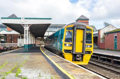 158822 at Llandudno Junction. &copy; Shotts