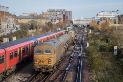 69008,69005 at Wimbledon West Junction. &copy; Zain