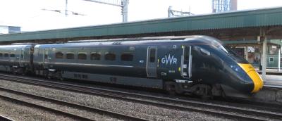 800015 at Cardiff Central. &copy; Geoff