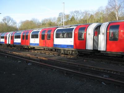 LU92156 at Loughton (LU). &copy; Byron5574