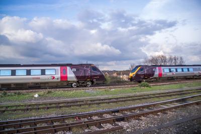 221133,220025 at Didcot Parkway. &copy; Shotts