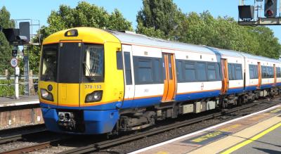 378153 at Clapham Junction. &copy; Geoff