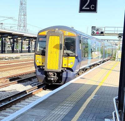 375604 at Ashford International. &copy; Geoff
