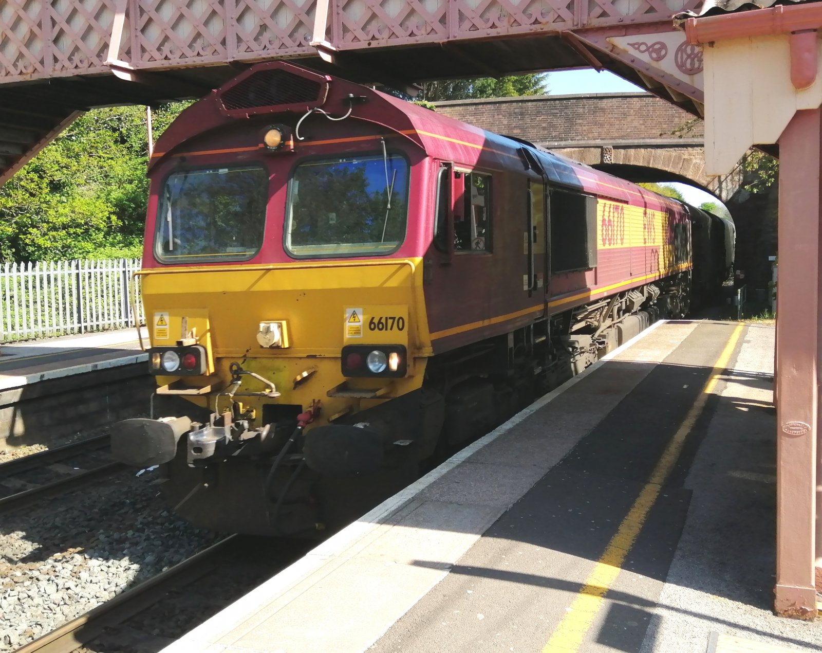 Photo of 66170 at Hagley — trainlogger