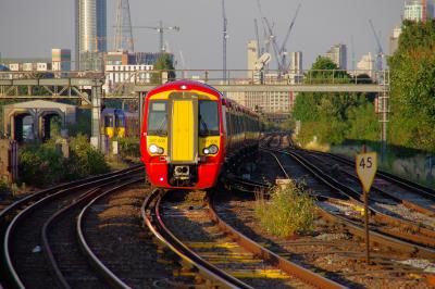 387208 at Clapham Junction. &copy; Shotts