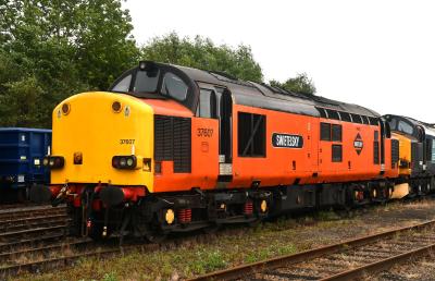 37607 at Barrow Hill. &copy; MJM