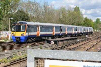 378222 at Clapham Junction. &copy; llamafish