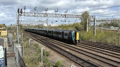 350104 at Crewe. &copy; Luivery