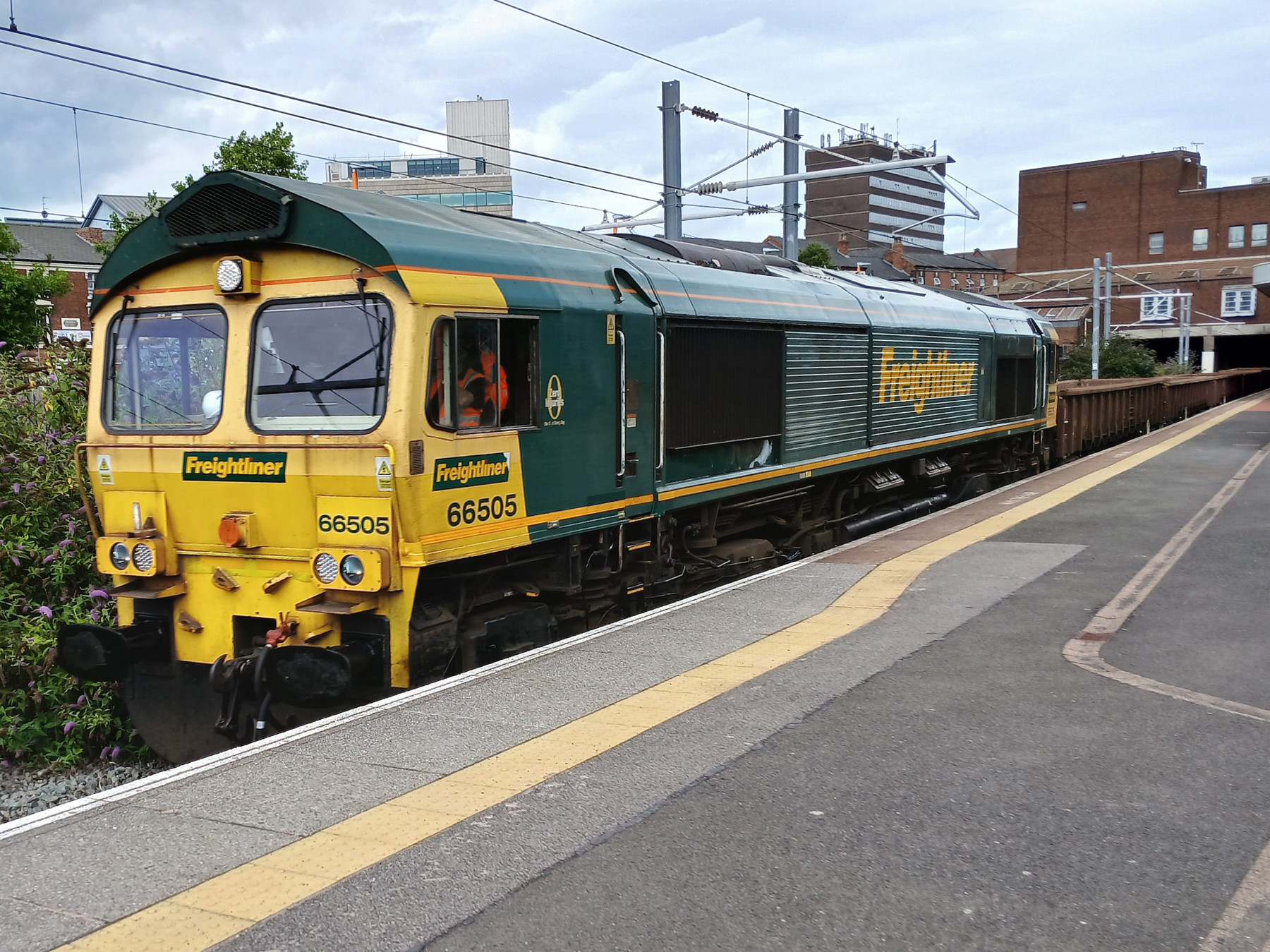 Photo of 66505 at Walsall — trainlogger