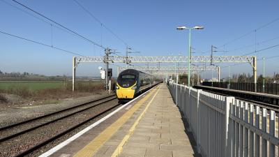 390114 at Cheddington. &copy; Luivery