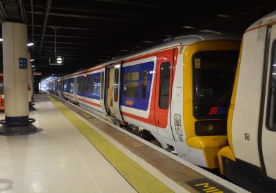 465908 at London Victoria. &copy; AJax