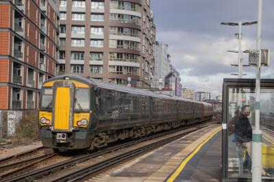 387174 at Battersea Park. &copy; Zain