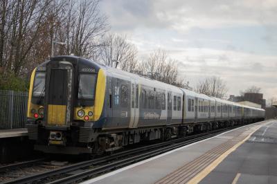 450056 at Earlsfield. &copy; Zain