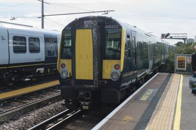 458423 at Clapham Junction. &copy; llamafish