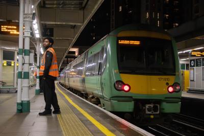 171810 at East Croydon. &copy; Zain