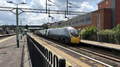 390157 at Wolverton. &copy; Luivery
