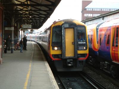159006 at Basingstoke. &copy; Pape_Timmo