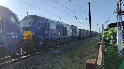68007 at York - The Sidings Hotel. &copy; Geoff