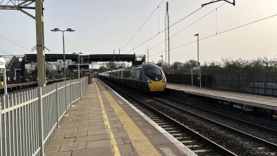 390044 at Cheddington. &copy; Luivery