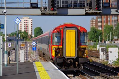 442417 at East Croydon. &copy; Shotts
