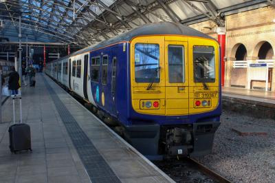 319367 at Liverpool Lime Street. &copy; South Coast Trainspotter