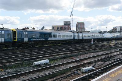 159013 at Clapham Junction. &copy; llamafish