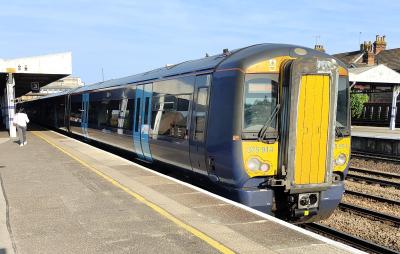 375914 at Tonbridge. &copy; Geoff