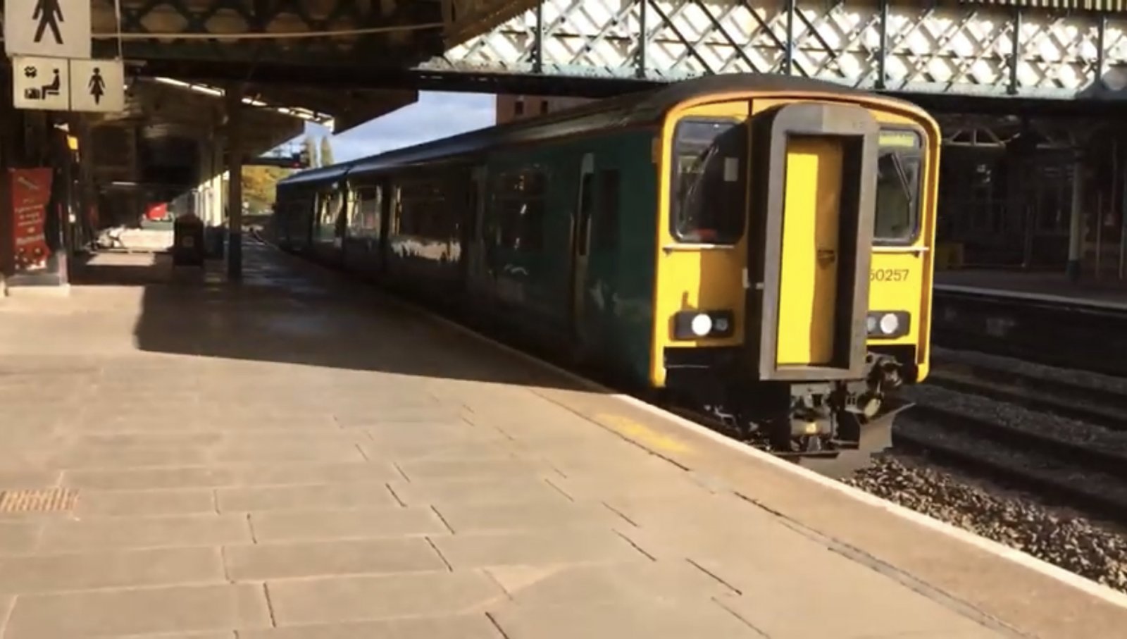 Photo of 150257 at Newport (South Wales) — trainlogger