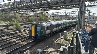 350371 at Crewe. &copy; Luivery