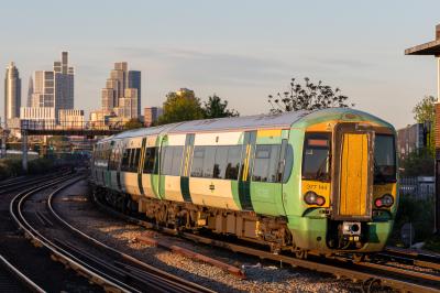 photo of 377144 at Clapham Junction