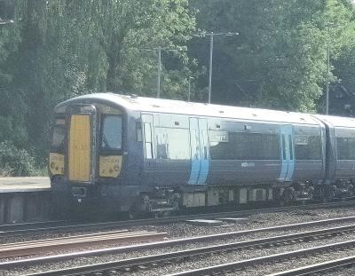 375609 at Tonbridge. &copy; Geoff