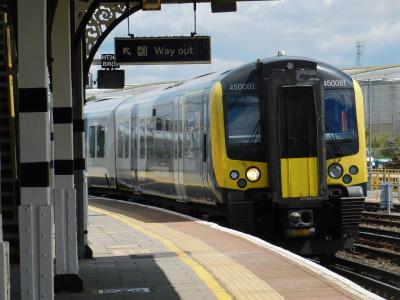 450081 at Fratton. &copy; Trainman5862