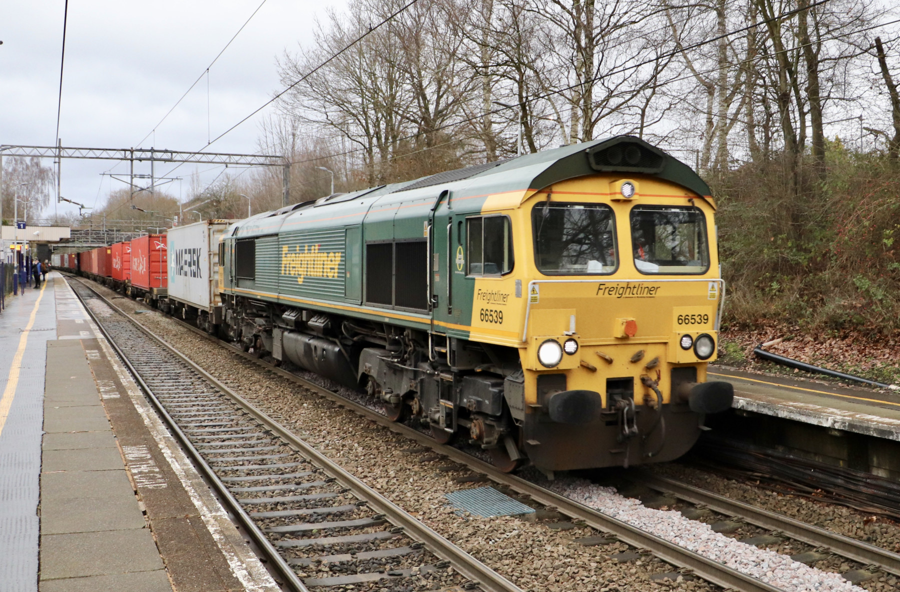Photo of 66539 at Heald Green — trainlogger