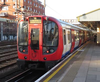 LU21366 at Royal Oak (LU). &copy; Geoff