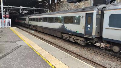 42269 coach at Glasgow Queen Street. &copy; Geoff
