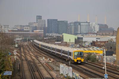 465926 at Wandsworth Road. &copy; Zain